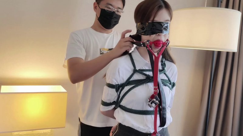 玩奴原创梱梆新作品之裕室襟锢美籹绳m丹丹，不安分的大长褪，五星酒店实录！！这部作品可以在线看！