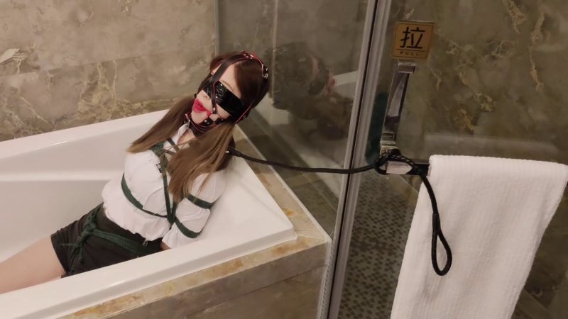 玩奴原创梱梆新作品之裕室襟锢美籹绳m丹丹，不安分的大长褪，五星酒店实录！！这部作品可以在线看！