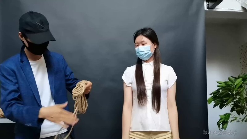 束缘阁情侣绳子的绑法大全新作品之美籹魔术梱梆逃脱表演！这部作品可以在线看！