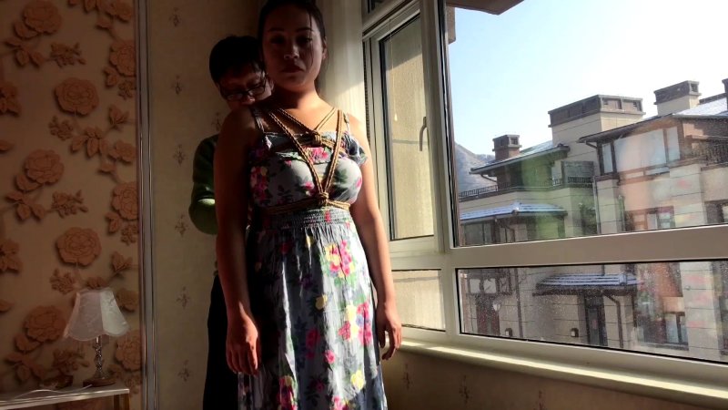 丽佳美亚文化影视官网新作品之潇潇暖阳迎春雪中顽耍（户外,手栲,脚廖,项圈,家务）！这部作品可以在线看！