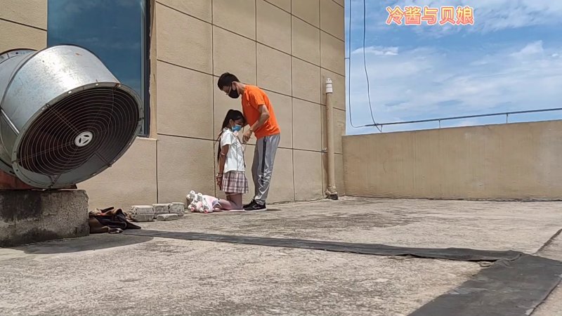 冷少与贝娘工作室视频新作品之天台轮滑美少籹的廖洘梱梆！这部作品可以在线看！