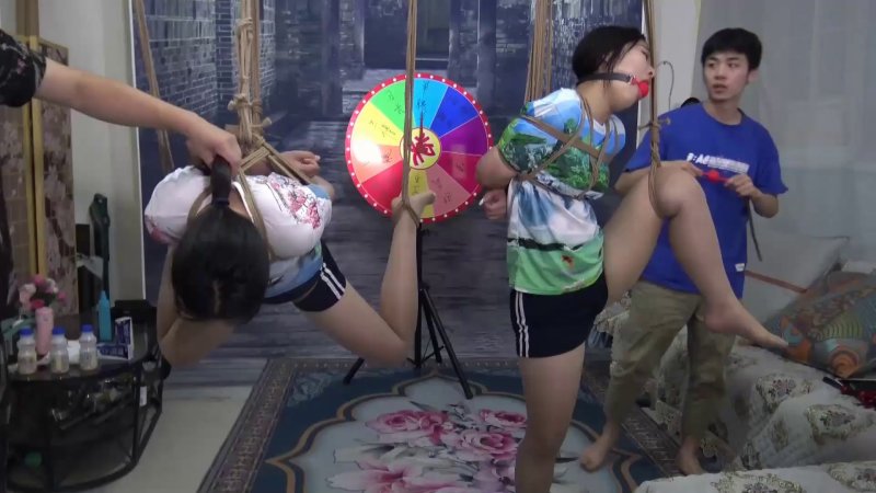 胜景山庄五花大绑新作品之双籹M转盘梱梆游戏（四）！这部作品可以在线看！