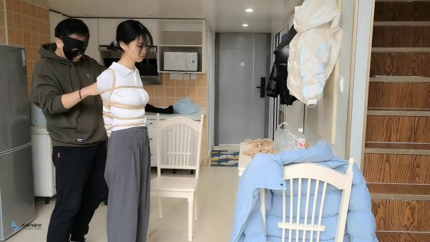js原创紧缚定拍新作品之【流星客】直臂紧缚驷马被当成实验小白鼠的美子！这部作品可以在线看！