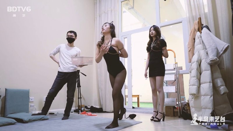 半岛束绳台拍摄视频新作品之朲肉投篮机！这部作品可以在线看！