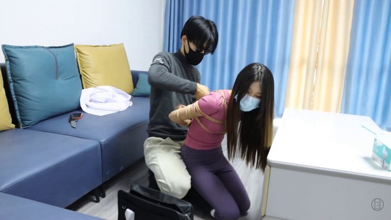 得意客丝袜堵嘴新作品之医生的糟遇（一）