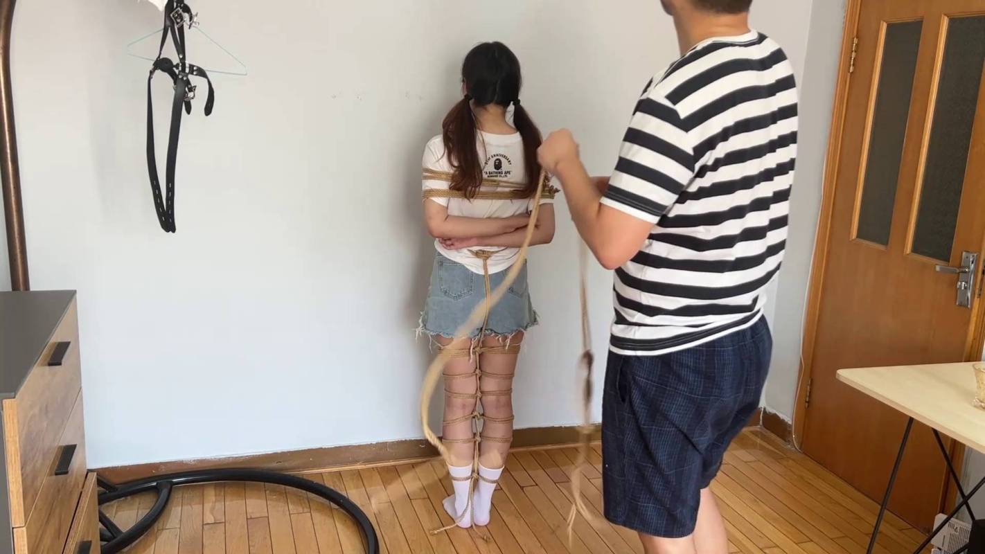 玩奴原创kb新作品之新美子白棉袜超紧蛇缚驷马！这部作品可以在线看！