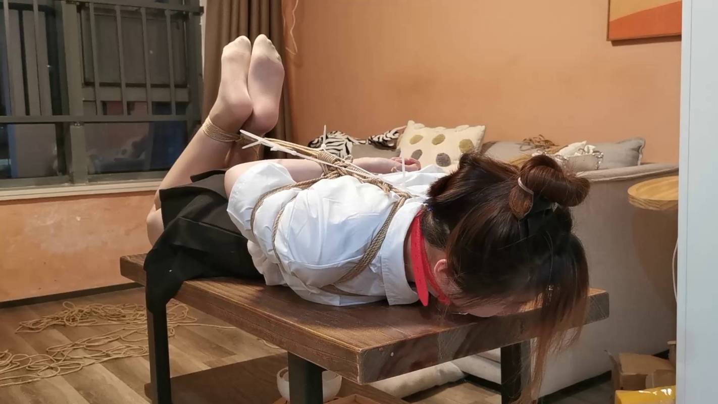 奥特曼也很酷在线新作品之超爱的玥妍JK日式驷马长时间放置！这部作品可以在线看！