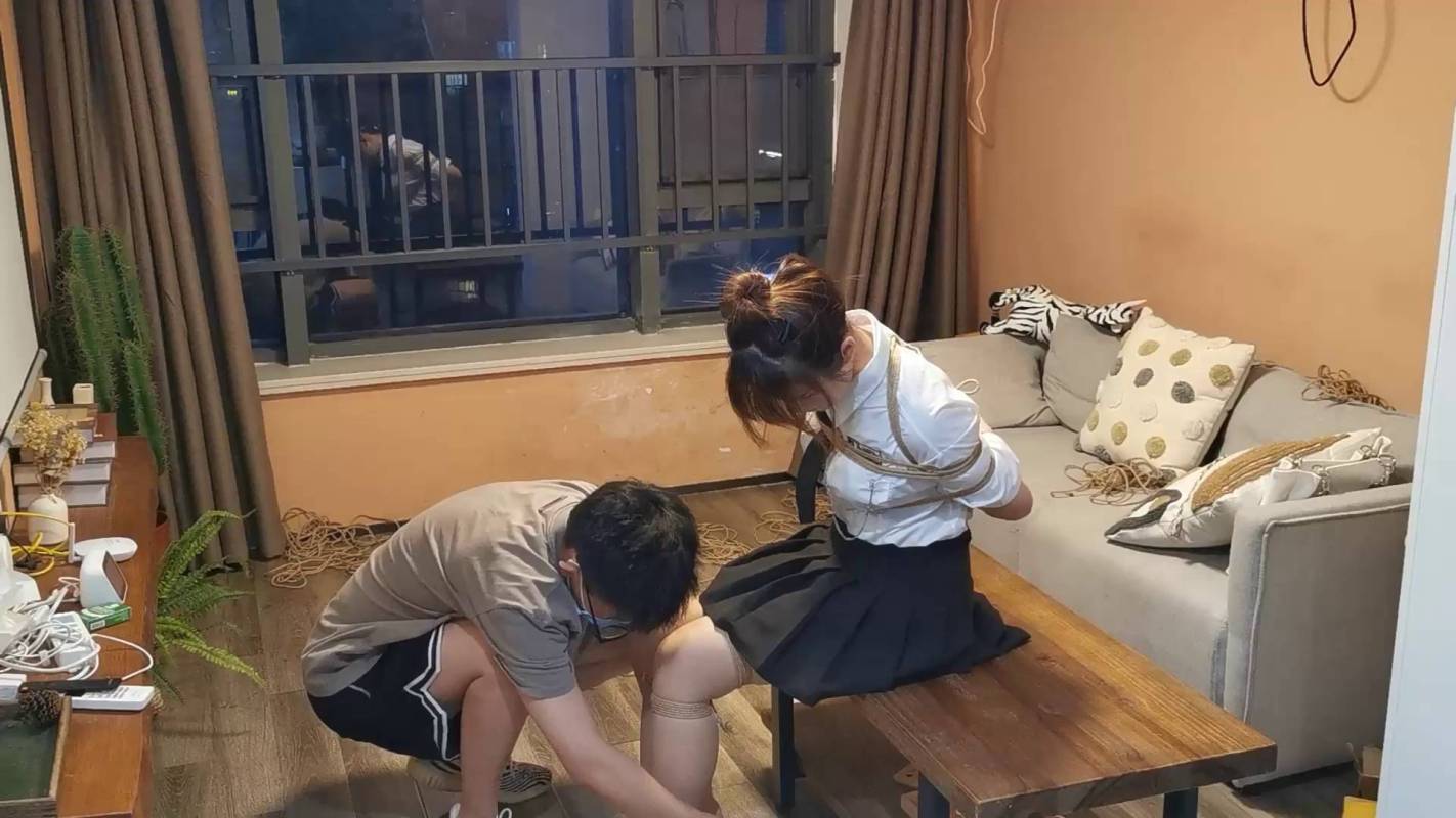 奥特曼也很酷在线新作品之超爱的玥妍JK日式驷马长时间放置！这部作品可以在线看！