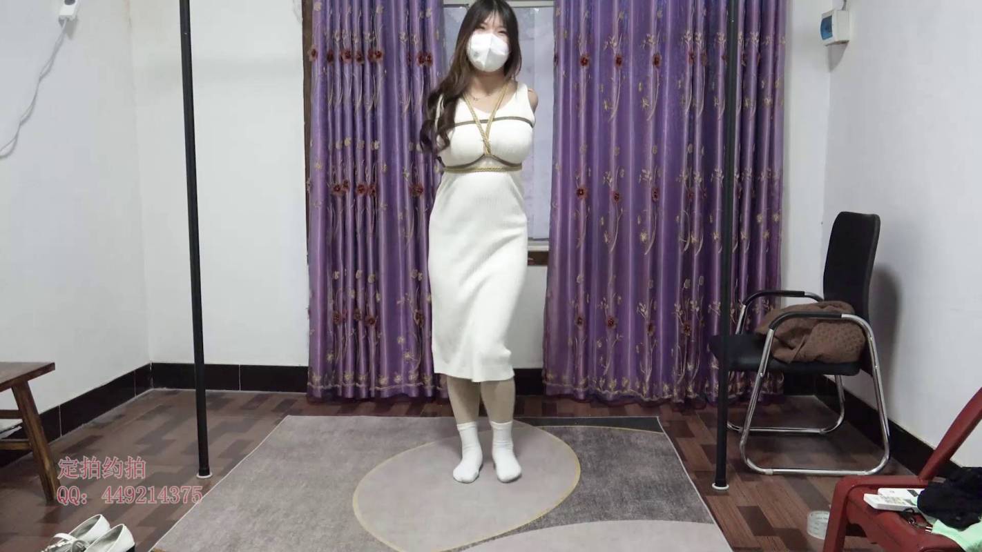子衿紧缚定拍新作品之乐乐的耐力训练直臂盘坐！这部作品可以在线看！