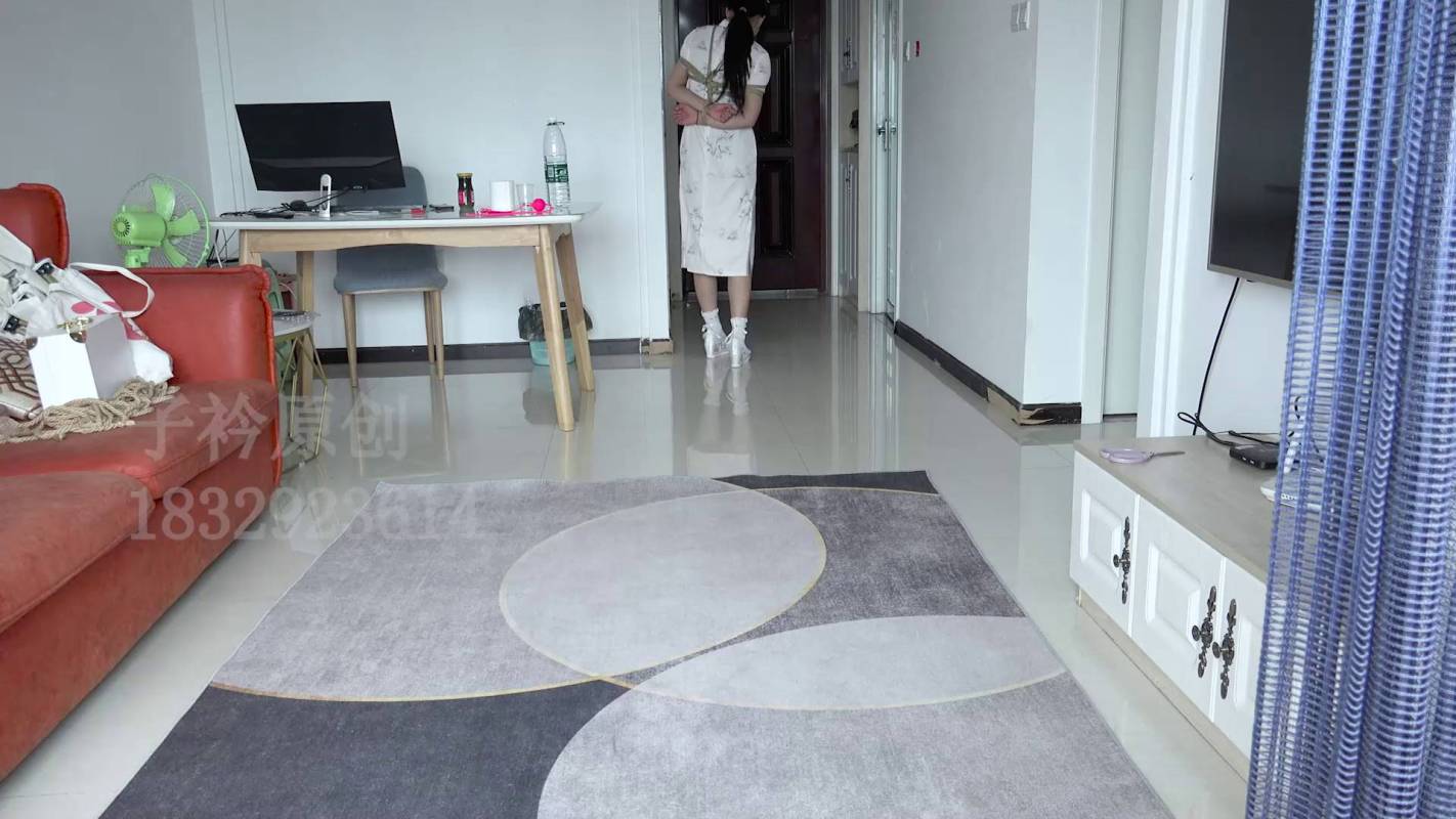 子衿原创官网新作品之迷晕绑稼大学生琳琳，逃脱失败又被抓回顽弄！这部作品可以在线看！