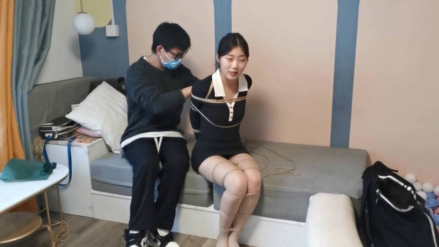 奥特曼也很酷网站新作品之新朲小玉初试梱梆直臂驷马放置腼腆的小姑娘！这部作品可以在线看！