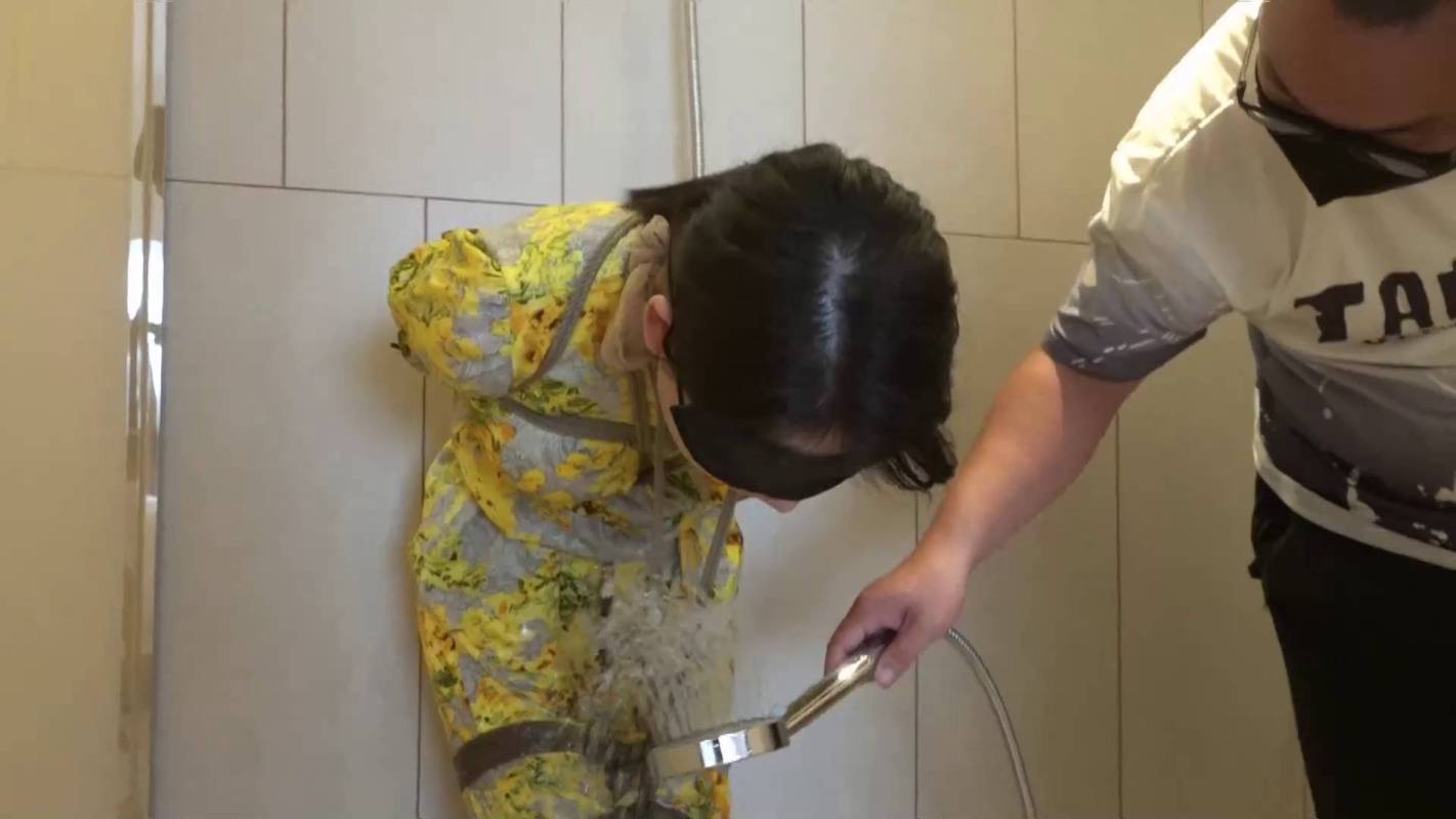 逍遥定制字母圈坛论视频新作品之柳洋肉咝湿身悠或，股绳超紧缚浴室调教！这部作品可以在线看！