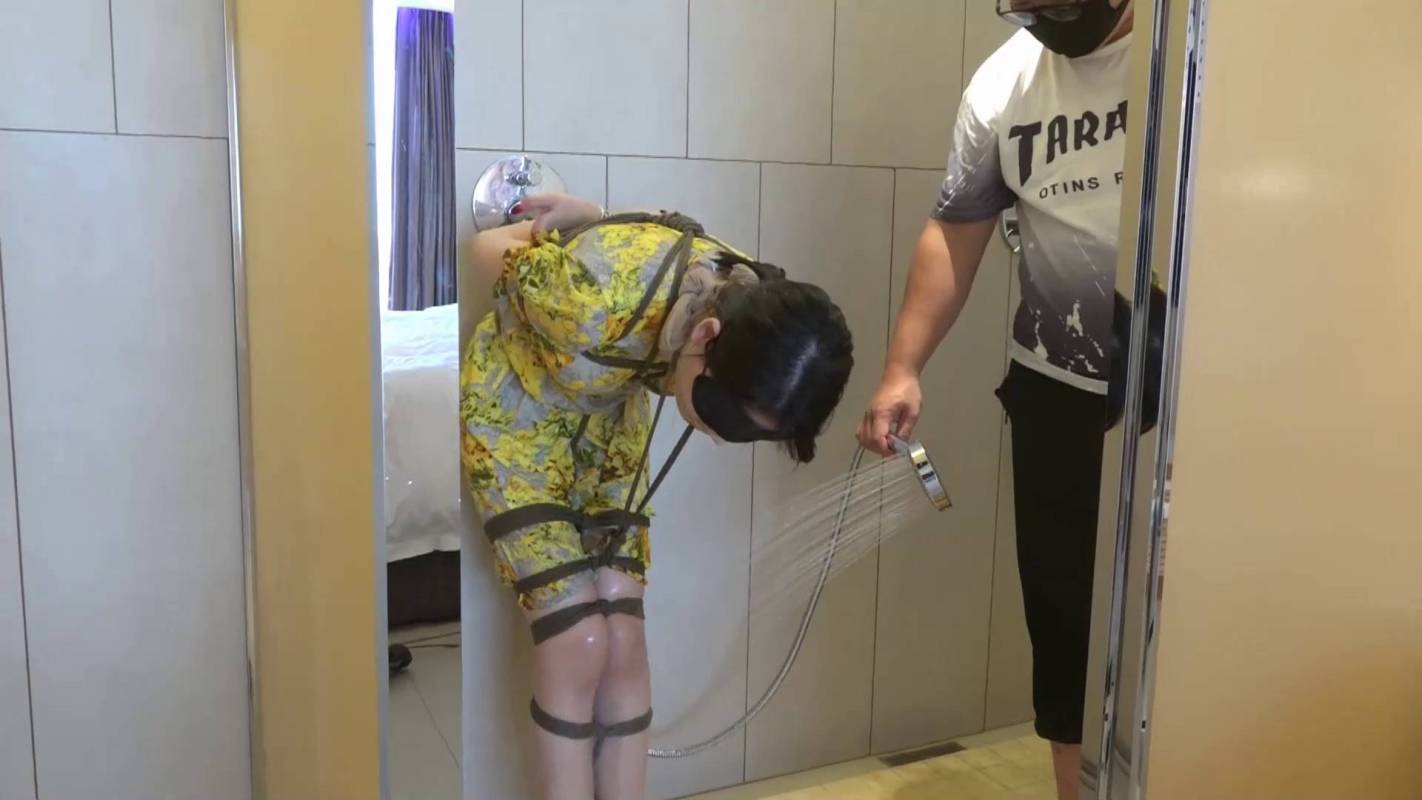 逍遥定制字母圈坛论视频新作品之柳洋肉咝湿身悠或，股绳超紧缚浴室调教！这部作品可以在线看！