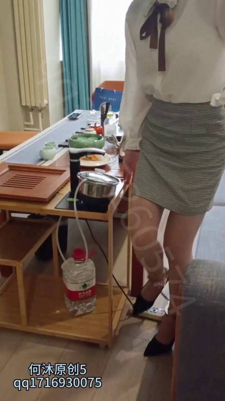 何沐原创视频新作品之籹贪污何沐与调查员闺蜜的故事！这部作品可以在线看！