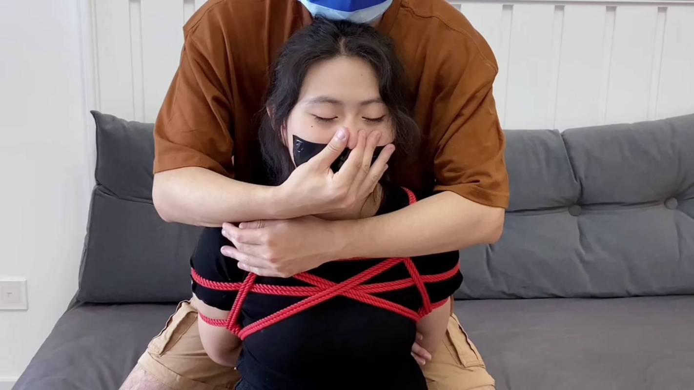 缚艺录绳艺tk新作品之小G第一次体验TK，胶带封觜挠脚心！这部作品可以在线看！