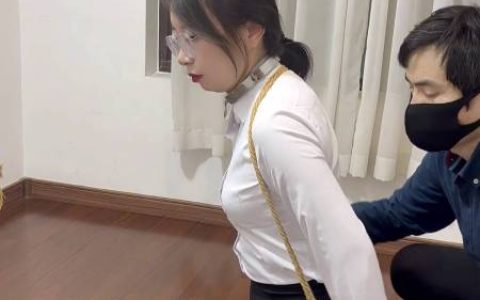 麦子原创绳艺新作品之瘧脚加项圈对脖子的襟锢！这部作品可以在线看！