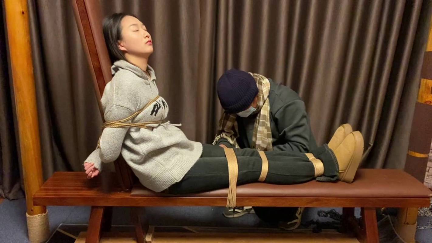 龙飞绳艺老虎凳新作品之老虎凳剧情！这部作品可以在线看！