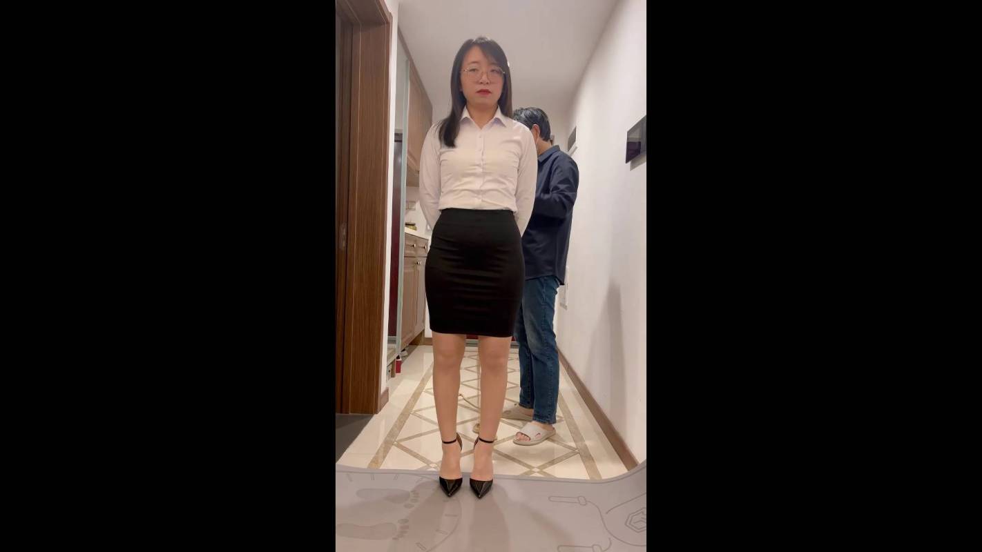 麦子绳艺KB新作品之固定姿势，不能站立，不能蹲下！这部作品可以在线看！