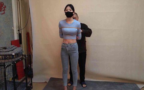 随心绳艺紧缚新作品之新模王思旋牛仔库试镜细致结硕果的完美身材！这部作品可以在线看！