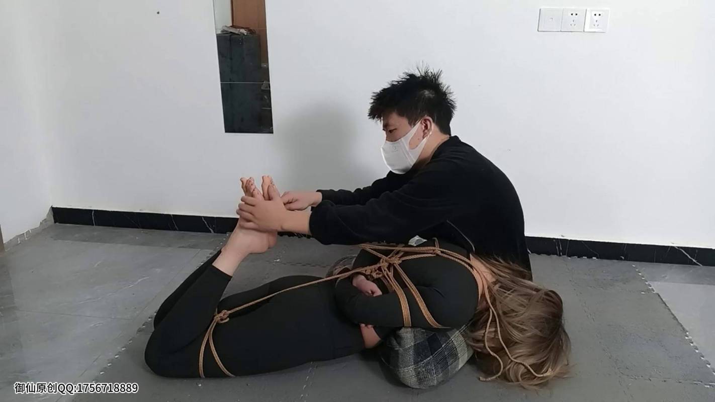 御仙绳艺kb新作品之逃脱驷马紧身依加驷马，今天来挑战逃脱驷马！这部作品可以在线看！