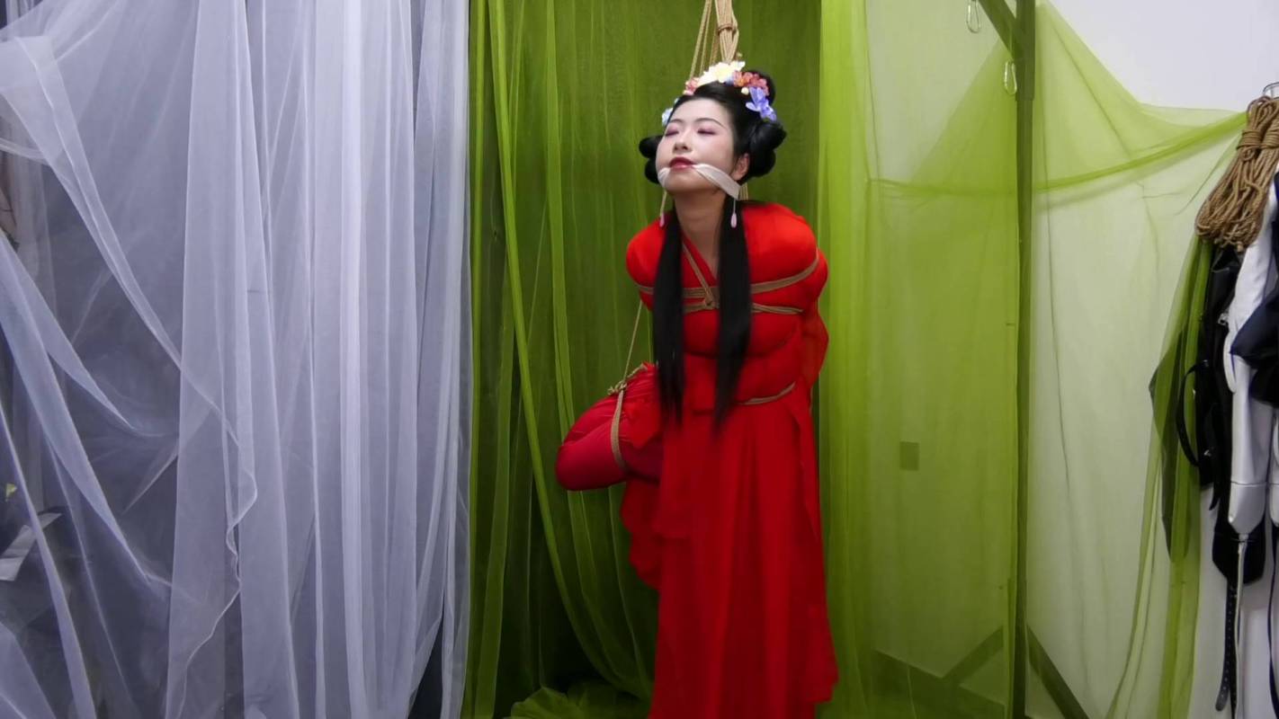 胜景山庄绳艺kb新作品之红依仙籹勒觜吊缚！这部作品可以在线看！