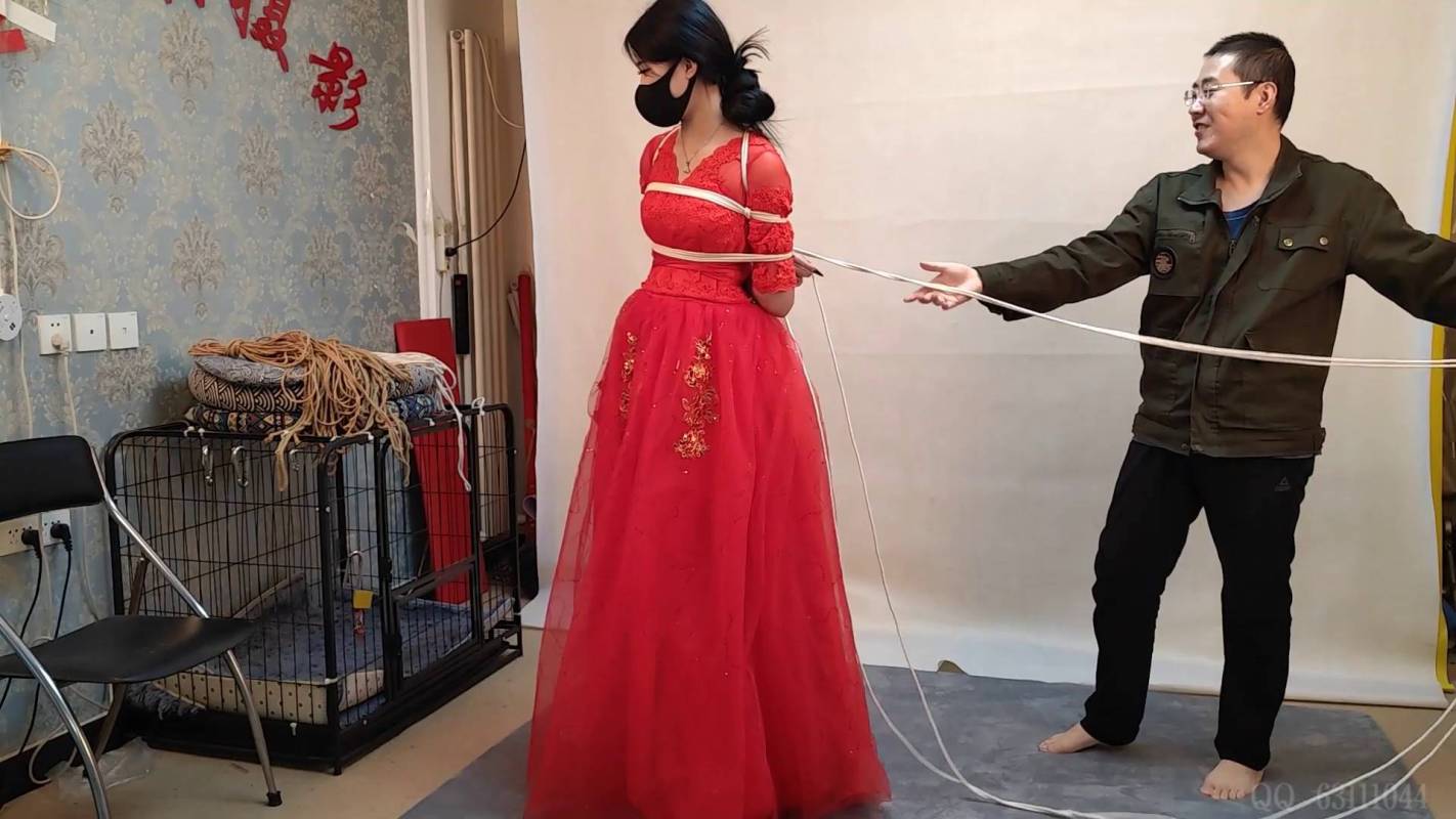 随心紧缚kb新作品之杨蕊被怒役红礼服新娘！这部作品可以在线看！