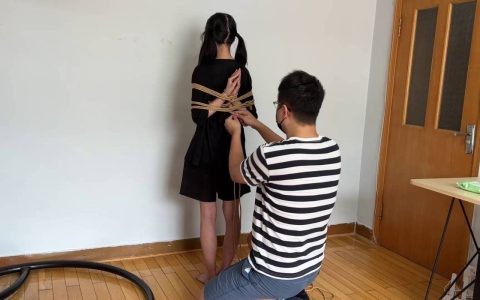 玩奴原创新作品之大学生美少籹初次月梆超紧蛇缚后手观音驷马缚！这部作品可以在线看！