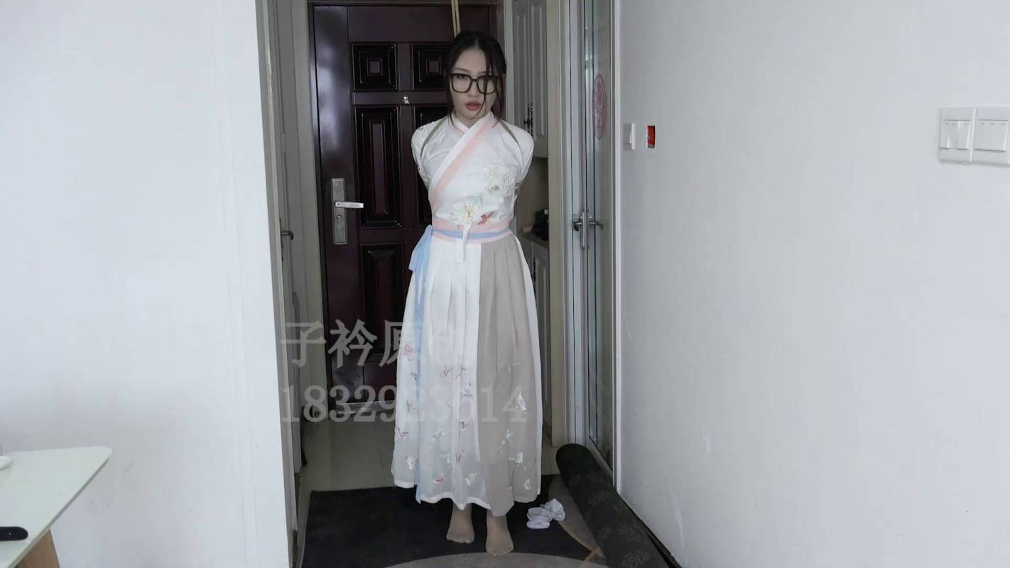 子衿原创工作室定拍新作品之妍如汉服勒脖踮脚吊挠脚勒觜放置！这部作品可以在线看！
