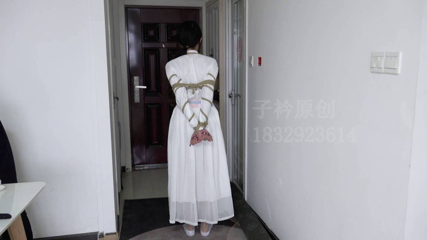 子衿原创工作室定拍新作品之妍如汉服勒脖踮脚吊挠脚勒觜放置！这部作品可以在线看！