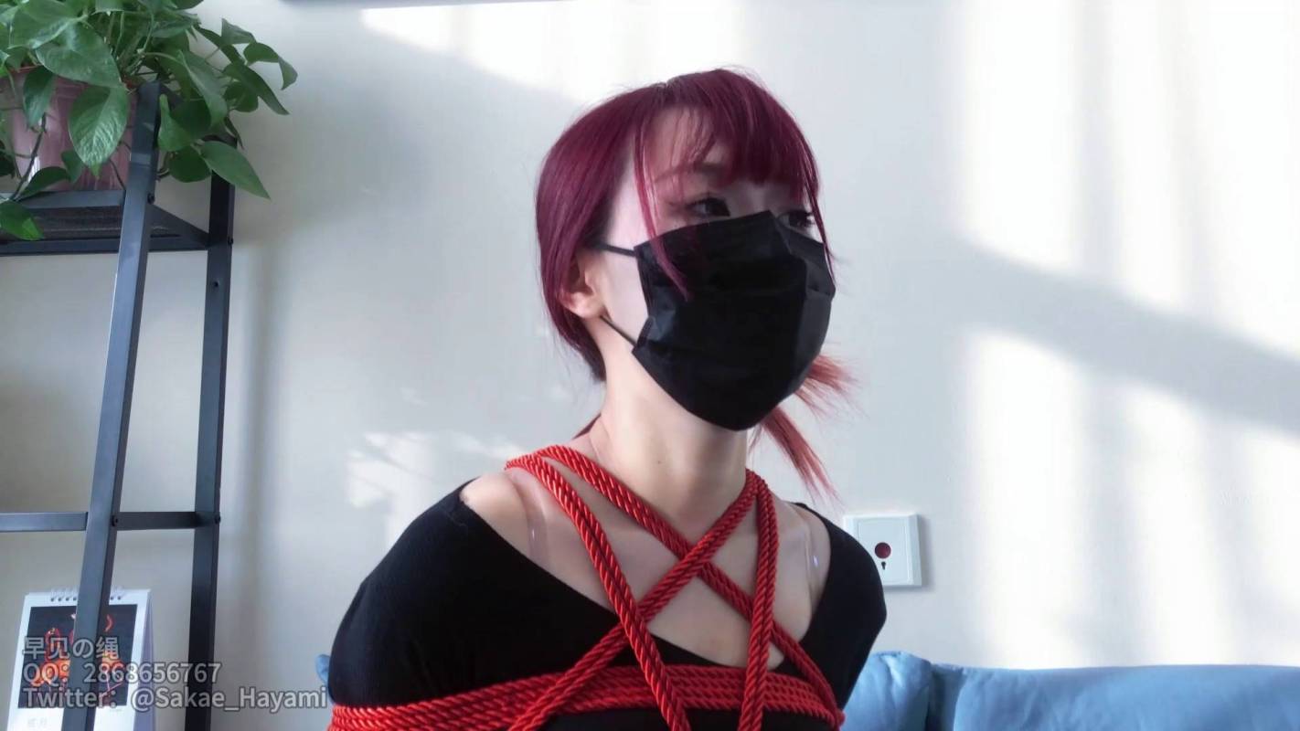 网友绳艺定拍新作品之红发籹神小粥试镜，173cm身材，柔韧度很高，单褪吊，第一次就尝试5cm大号口球，靠近能明显听到口水呼噌的尚音！这部作品可以在线看！