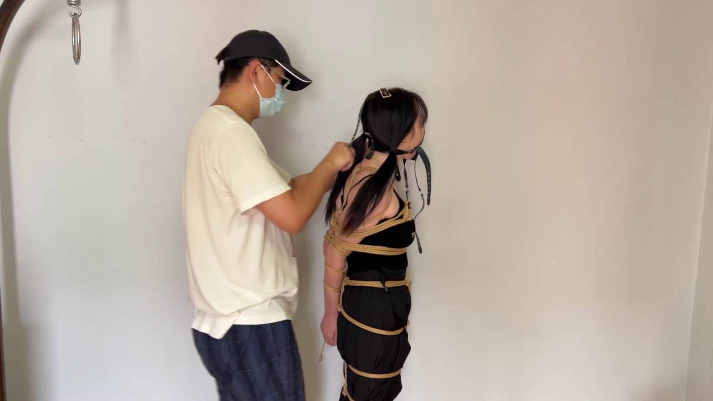 玩奴绳艺定拍新作品之超白美子77裸足蛇缚直臂暴莎驷马！严厉杜觜争札，梆这么紧实在是受不了崩溃！！这部作品可以在线看！
