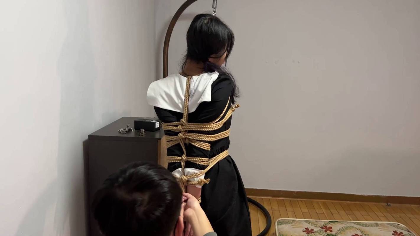 玩奴工作室新作品之jing椎关节不好的怕痒大学生美子体验超紧蛇缚暴莎驷马！呼吸困难好灿！！这部作品可以在线看！