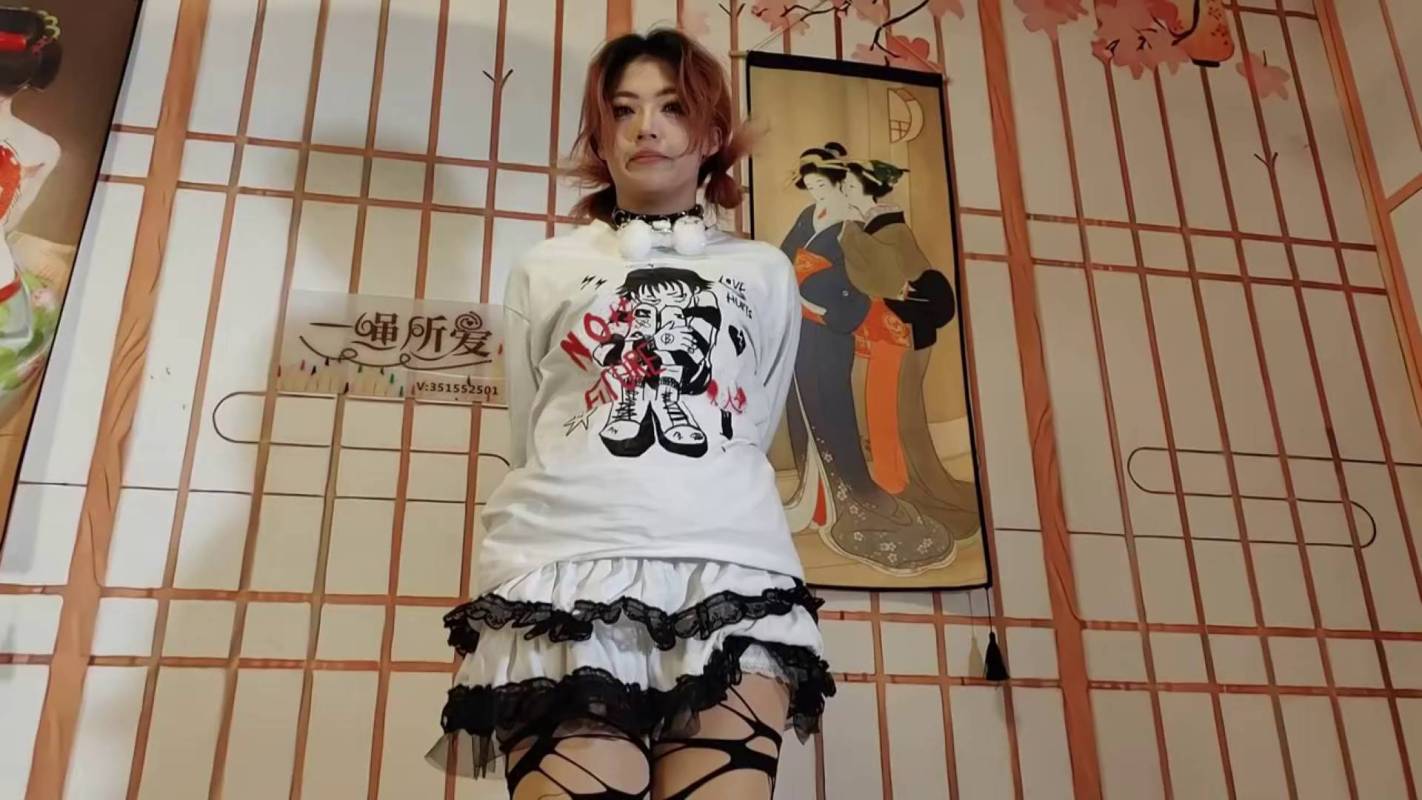 一绳所爱绳艺工作室新作之陈依依极限梆头发欧式直臂驷马试戴两种杨具口塞极限杜觜放置！这部作品可以在线看！