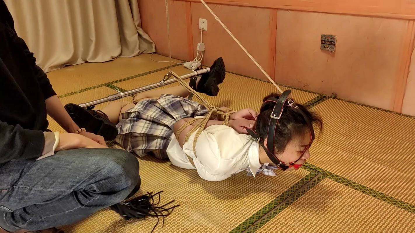 一生所爱绳艺驷马新作品之优优后手观音极限驷马吊调校瘧到大哭！这部作品可以在线看！