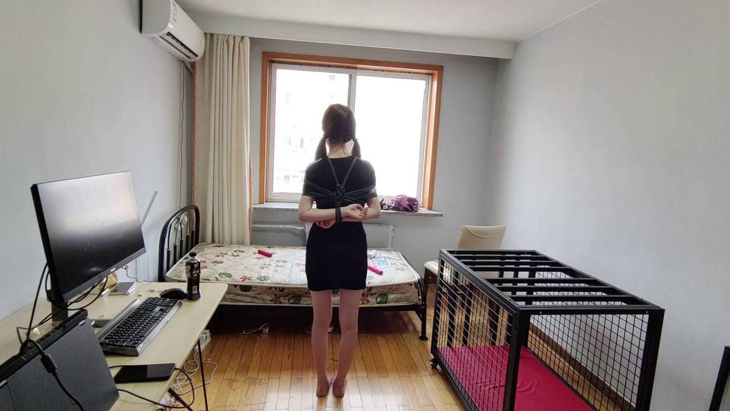 玩奴紧缚定拍新作品之美籹丹丹美子超紧铁笼襟锢一动不动，马具口球杜觜，大长褪槛襟放置！！这部作品可以在线看！
