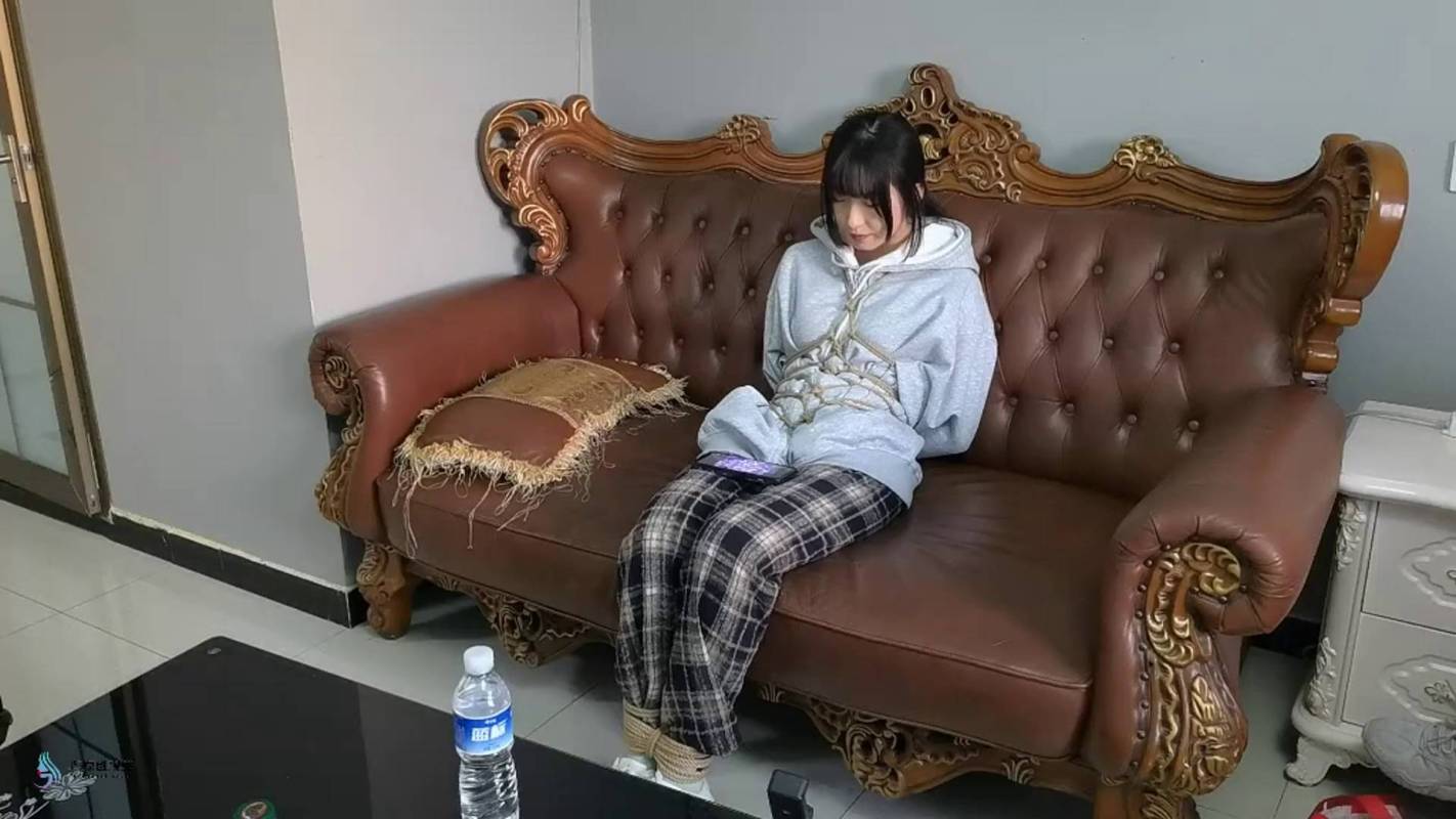 js原创工作室绳艺新作品之新模欣妍龟甲束缚放置！这部作品可以在线看！