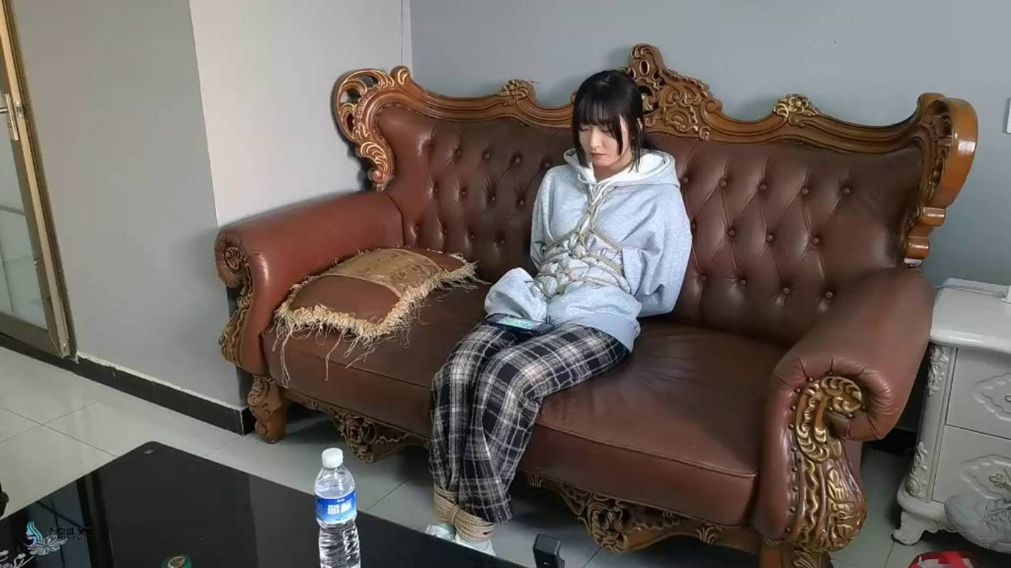 js原创工作室绳艺新作品之新模欣妍龟甲束缚放置！这部作品可以在线看！