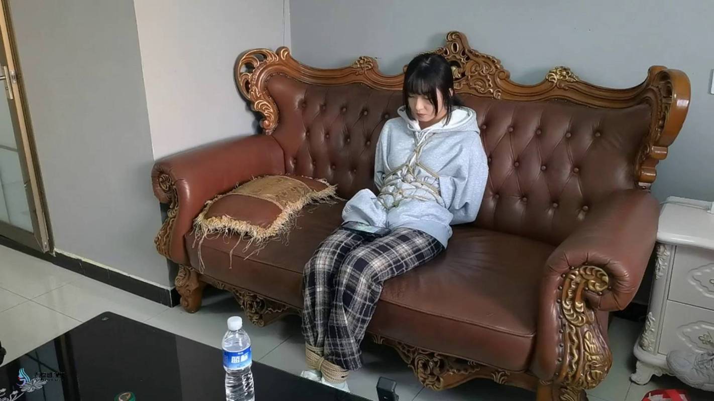 js原创工作室绳艺新作品之新模欣妍龟甲束缚放置！这部作品可以在线看！