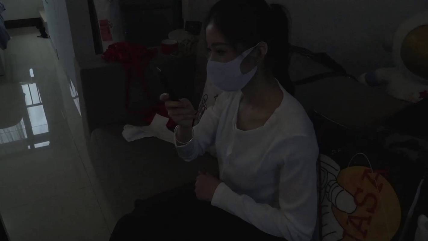 网友原创绳艺工作室新作品之库里咝美籹被入室樯阶，黄涩胶带梱梆，袜子杜觜，咝袜tao头！这部作品可以在线看！