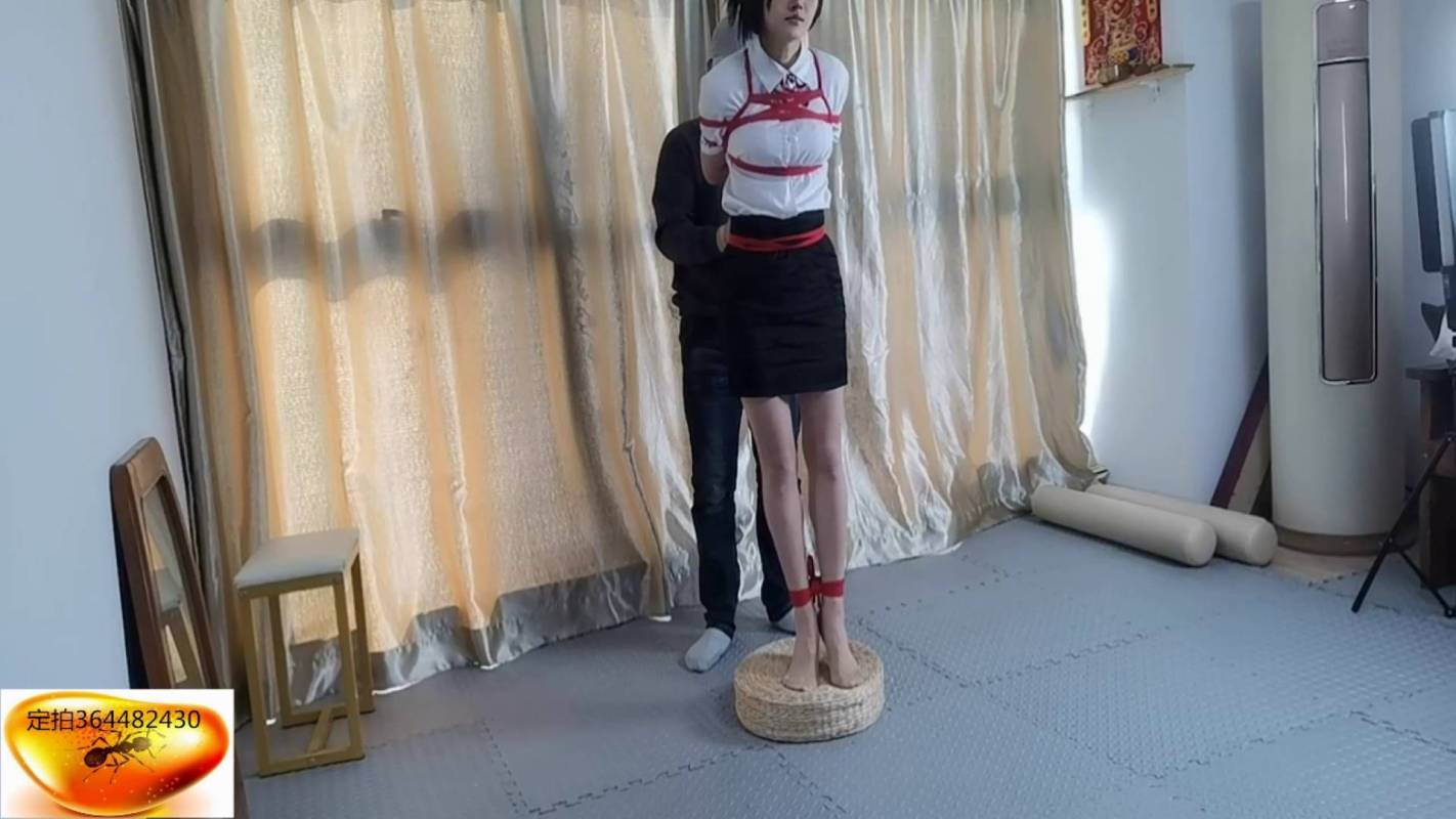 绳舞飞扬吊缚新作品之梦雪儿的紧缚踩背按mo服务！这部作品可以在线看！
