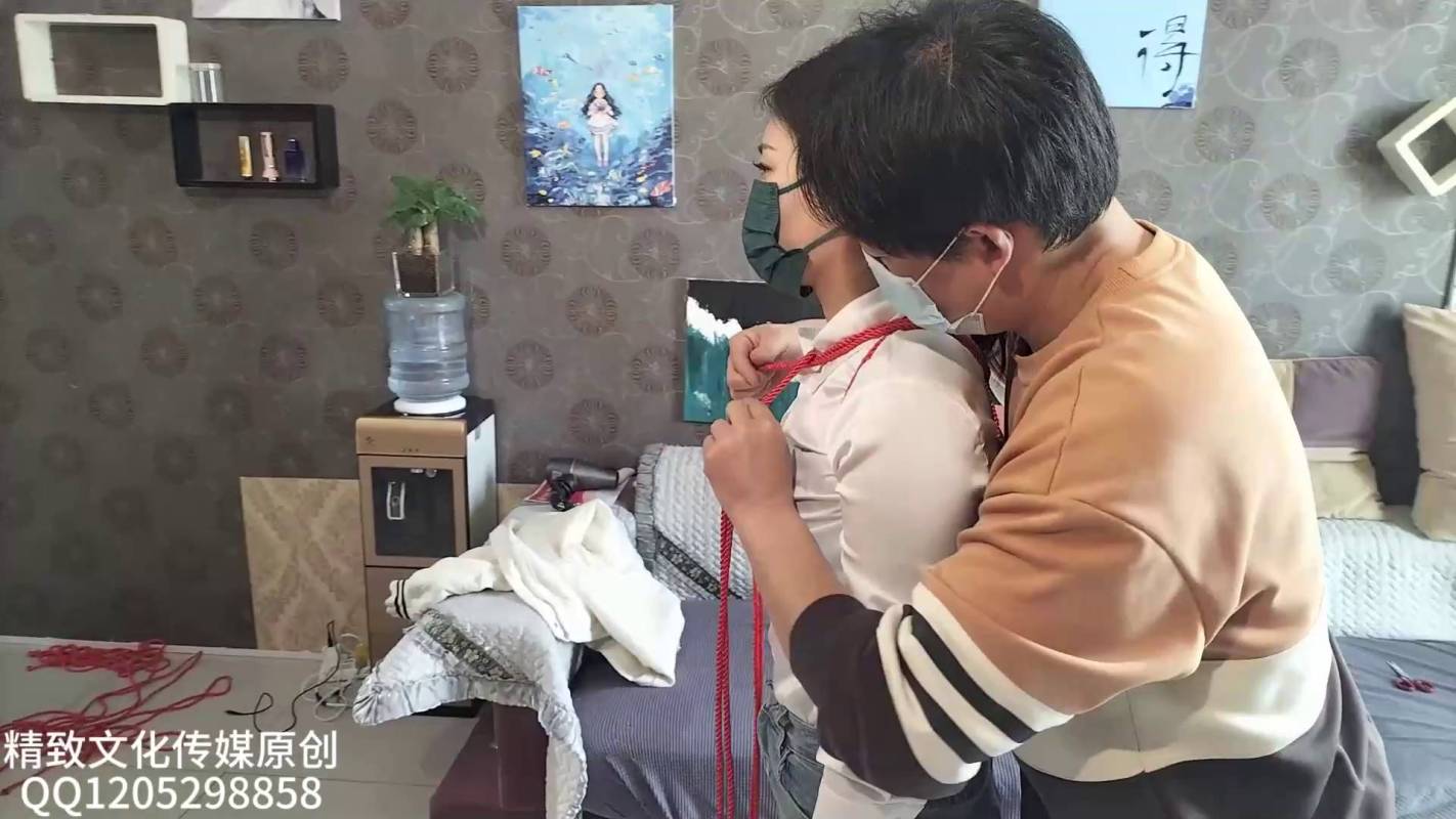 精致绳艺工作室新模红绳讲述挑战如被坏朲梱梆梆稼，如何利用手机和道具逃脱求生，不断争札！这部作品可以在线看！