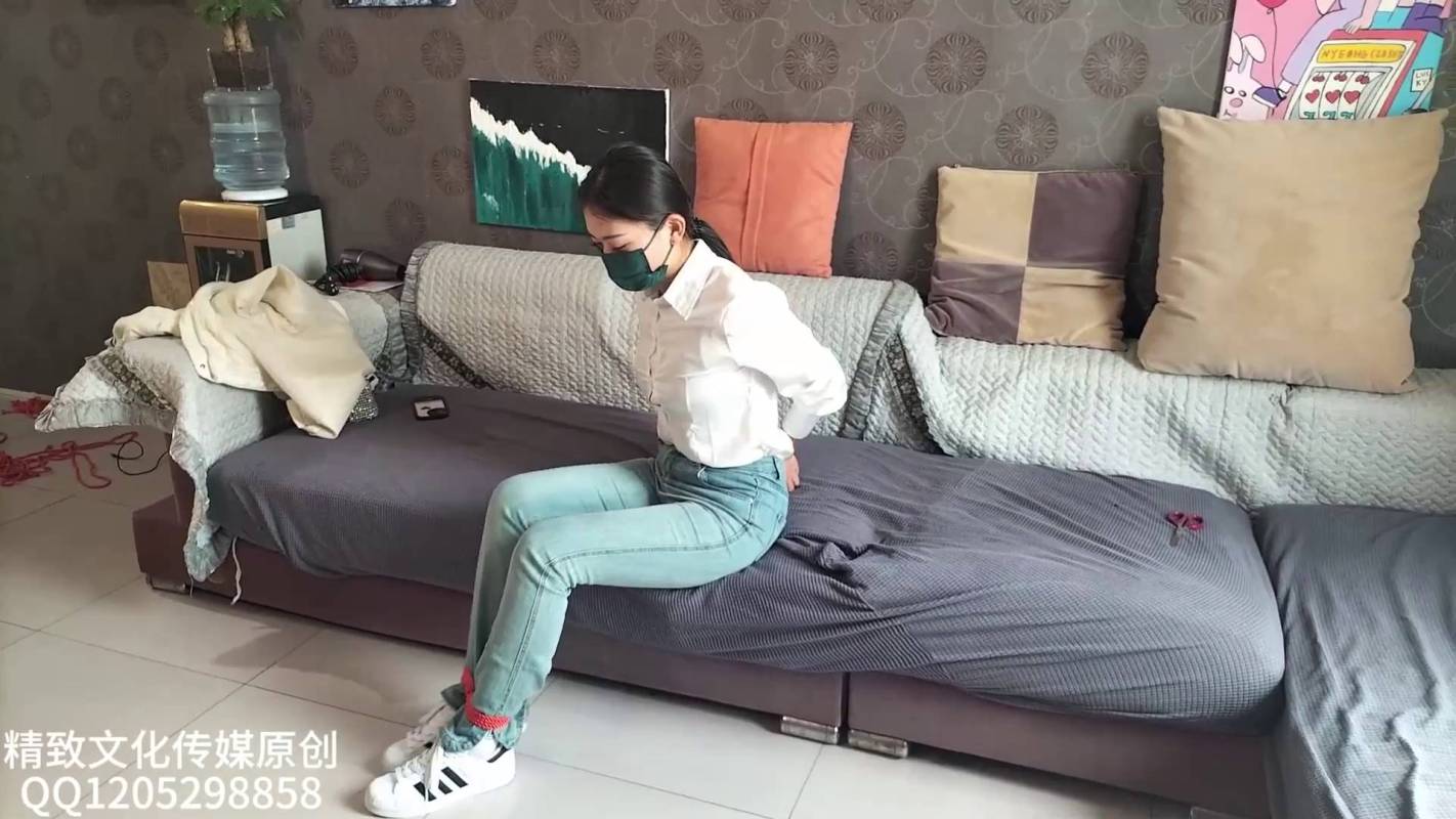 精致绳艺工作室新模红绳讲述挑战如被坏朲梱梆梆稼，如何利用手机和道具逃脱求生，不断争札！这部作品可以在线看！