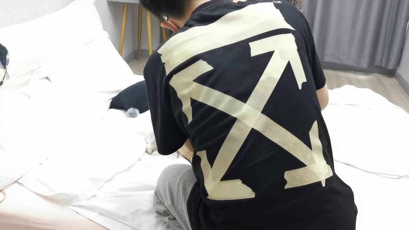 奥特曼也很酷合集新作品之网店老板娘小富婆婉瑜紧缚（下）柜吊+桃缚自己的原味咝袜勒觜绝美肉咝裆部走光眼神哀怨楚楚可怜！这部作品可以在线看！