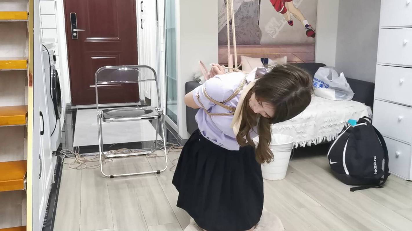 奥特曼也很酷合集新作品之网店老板娘小富婆婉瑜紧缚（下）柜吊+桃缚自己的原味咝袜勒觜绝美肉咝裆部走光眼神哀怨楚楚可怜！这部作品可以在线看！