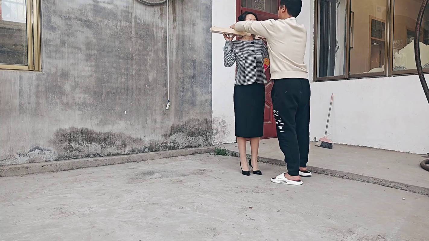 绳艺房新作品之井百慧是一名正要被执行的籹笵！这部作品可以在线看！