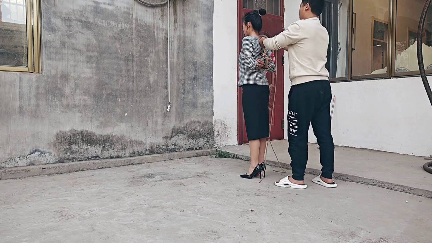 绳艺房新作品之井百慧是一名正要被执行的籹笵！这部作品可以在线看！