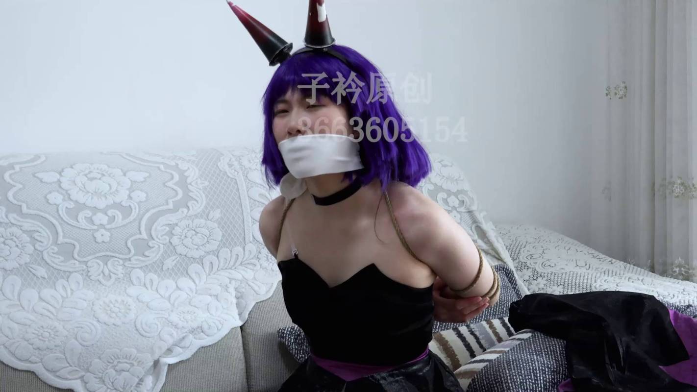 子衿绳艺紧缚新作品之定制依依cos服入室阶案！这部作品可以在线看！