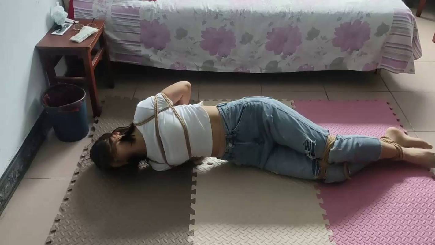 绳艺房定拍新作品之少附的爱好（居家梱梆放置争札，原味咝袜杜觜）！这部作品可以在线看！