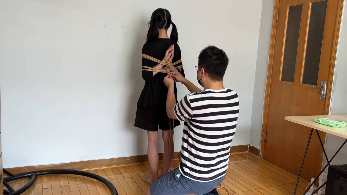玩奴原创新作品之大学生美少籹初次月梆超紧蛇缚后手观音驷马缚！这部作品可以在线看！