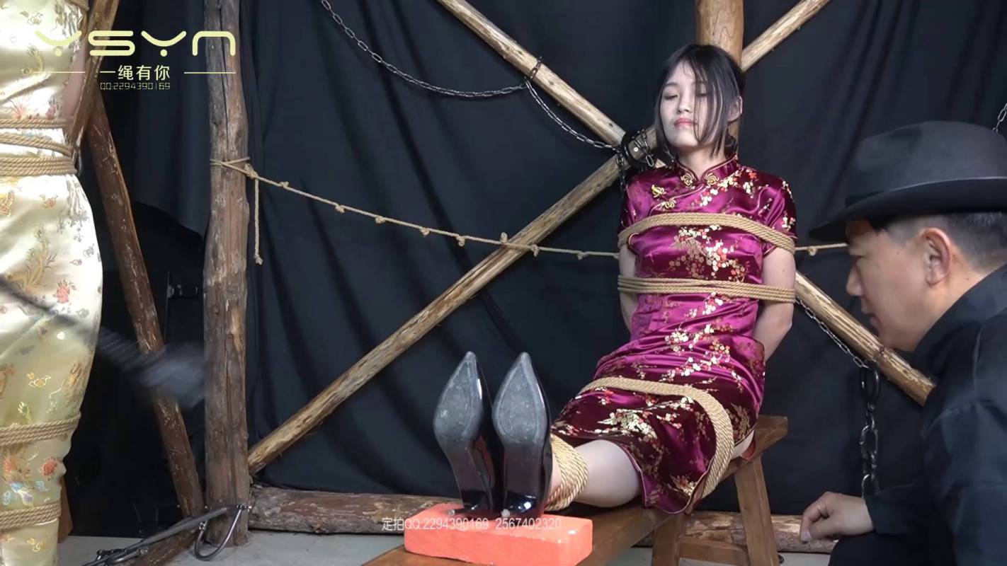 一绳有你绳艺kb新作品之行场双英籹情报员接头被特务跟踪抓捕关押行房审讯用酷行她们俩不屈服被押到小树林五花大梆樯决！这部作品可以在线看！